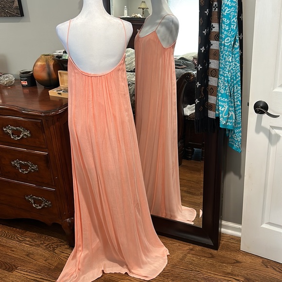 Long spaghetti strap maxi - Picture 3 of 5